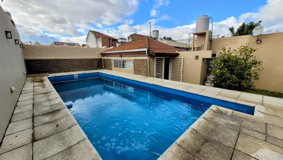 Venta Casa De Tres Ambientes En Wilde