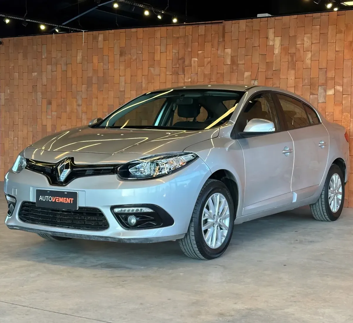 Renault Fluence 1.6 DYNAMIQUE L15