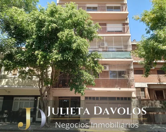 Departamento En Venta Tres Ambientes En Flores