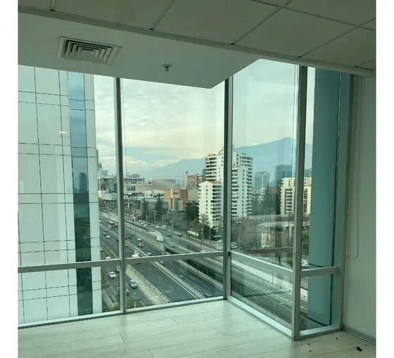 Excelente Oficina Ubicada En Vitacura