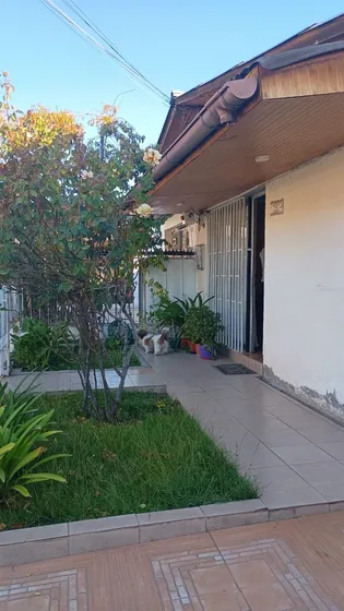 Casa En Venta De 3 Dorm. En La Florida
