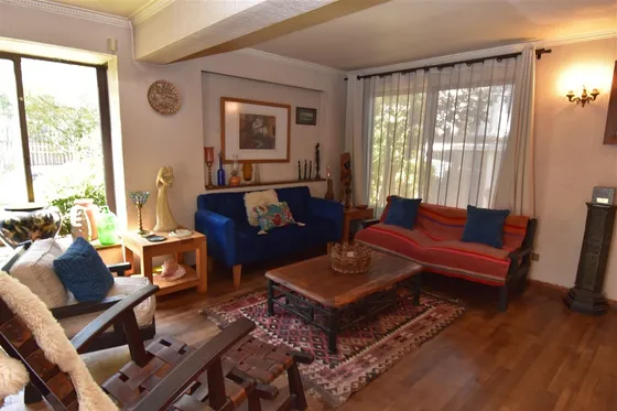 Casa En Venta De 5 Dorm. En Las Condes