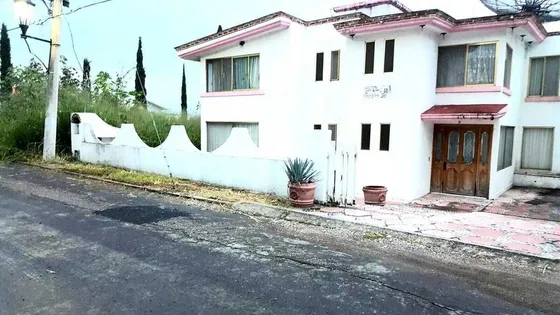 Casa En Venta Lomas De Cocoyoc, Oportunidad De  Inversion