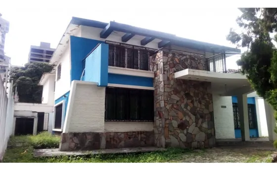 Se Vende/alquila Casa 620m2 Bello Campo
