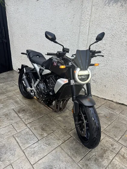 Cb1000r