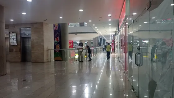 Alquiler Local De 38 M2 + Mezz De 21m2 Ctro Comercial Milenium