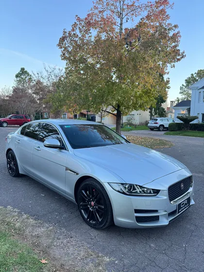 Jaguar Xe 25t Se