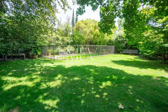 Casa En Venta De 5 Dorm. En Las Condes