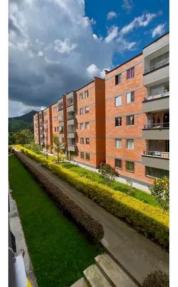 Apartamento En El Retiro Totalmente Remodelado Como Nuevo