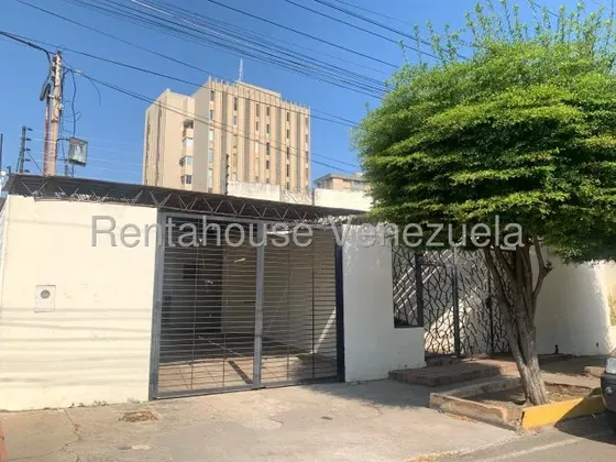 Am. Casa En Venta Cecilio Acosta Maracaibo Mls #26-14459