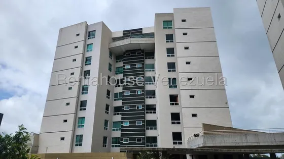 25-24739 Cyr Apartamento Totalmente Remodelado En La Lagunita Country Club 