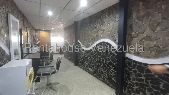 Julian Galindez Alquila Local Comercial En Zona Centro Barquisimeto #25-15667