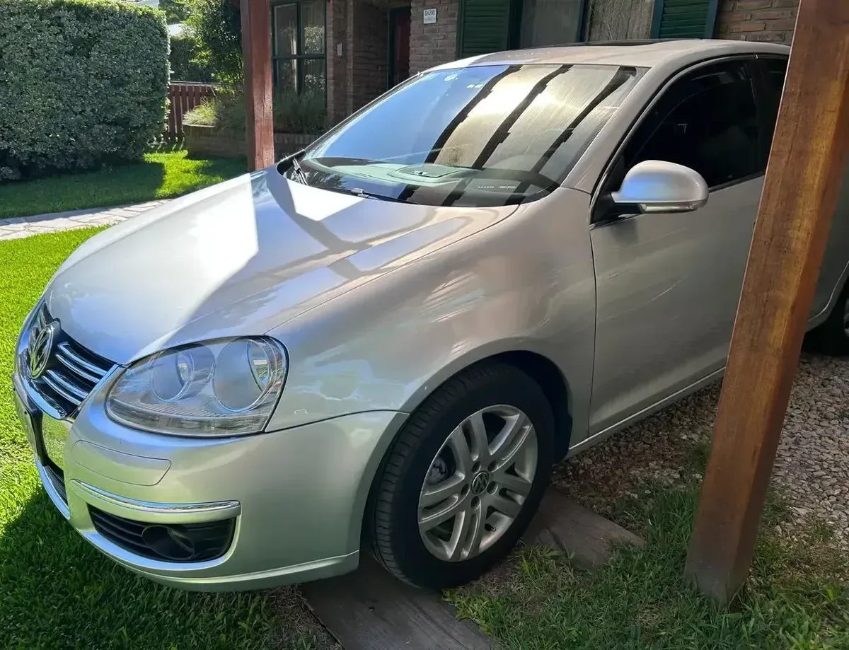 Volkswagen Vento 2.5 Advance