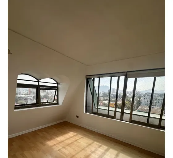 Duplex 106m2, 3d, 2b, Sala Estar, Escritorio. Est. Bod
