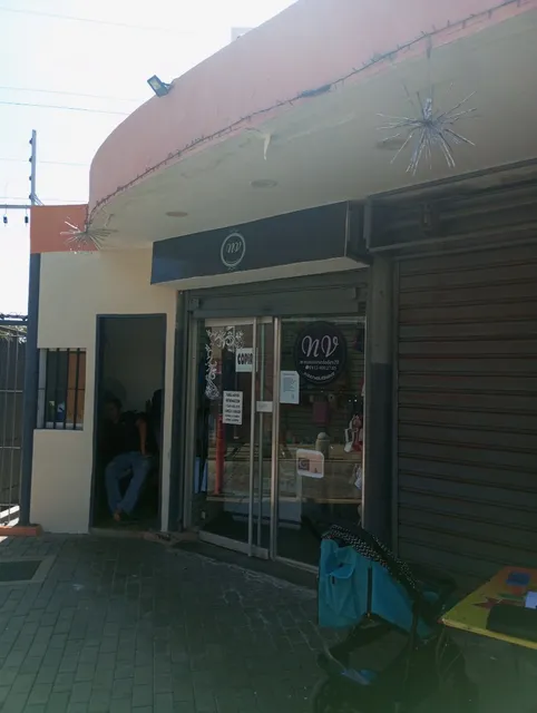 Vera Casa Inmobiliaria Alquila Local Cerca De La Redoma De Paraparal Jv-1