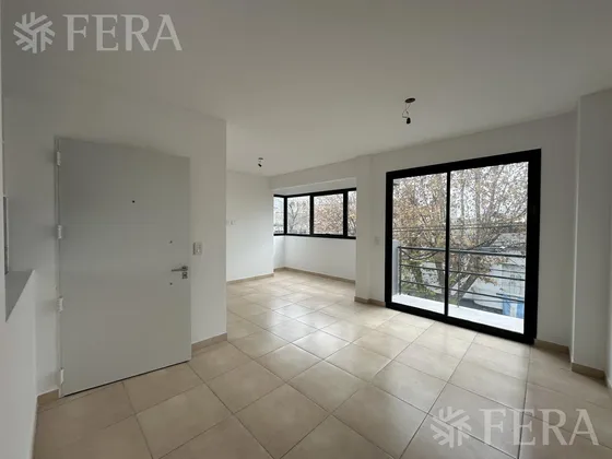 Venta Departamento De 3 Ambientes Con Balcón En Sarandí