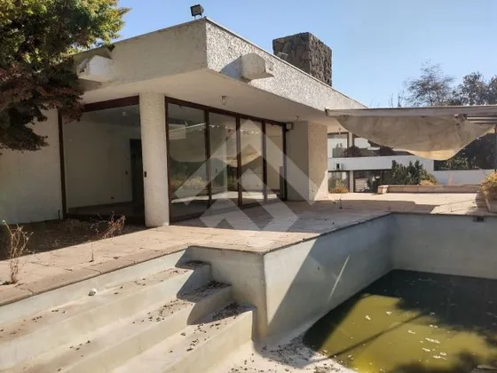 Casa En Venta De 7 Dorm. En Lo Barnechea