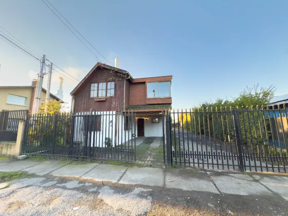 Casa Comercial Camilo Henriquez
