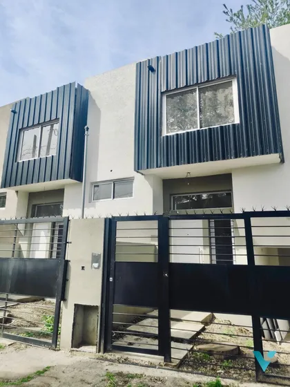 Duplex A Estrenar En Castelar Norte- 3 Ambientes Con Cochera