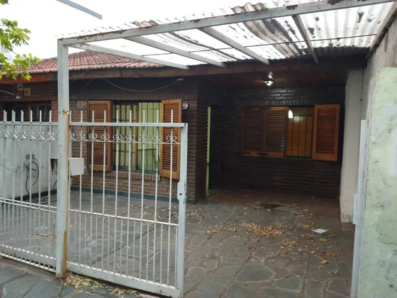 Venta De Casa Tipo Ph Apto Credito 4 Ambientes En Ituzaingo Norte Oportunidad!
