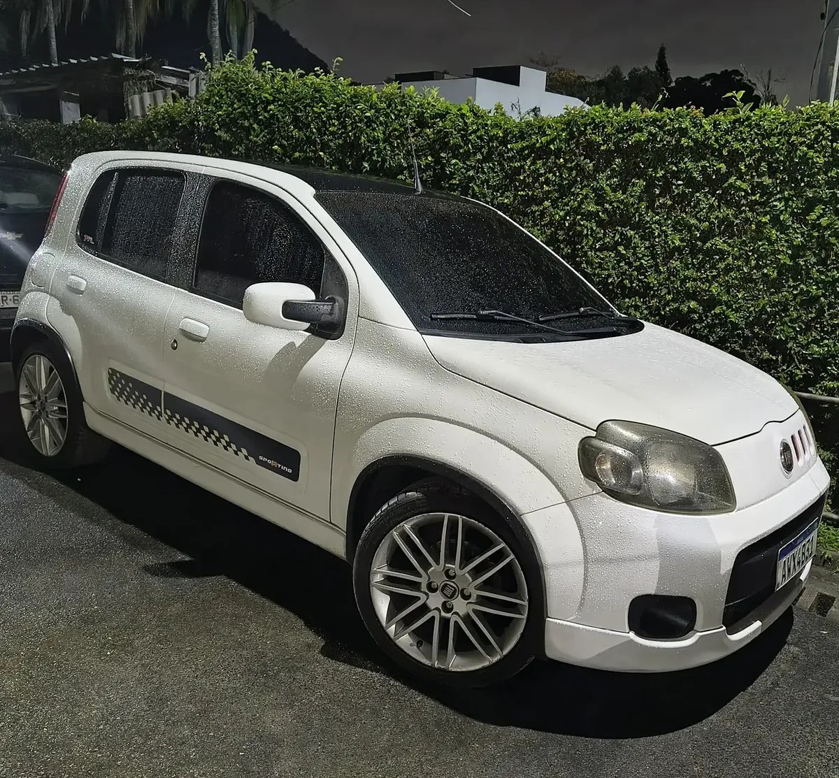 Fiat Uno 2013 1.4 Sporting Flex 5p Fiat Uno 2013 1.4 Sporting Flex 5p