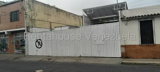 Gisselle Lobo Tiene En Alquiler Sensacional Galpon En Pleno Centro De Barquisimeto Con Luz Trifasica Acabados De Primera Oficinas Amobladas Visitalo! 2 5 1 6 7 8 1                                     