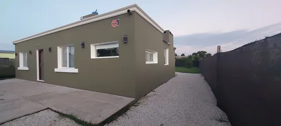 Venta Casa 3 Amb,parque Y Pileta Las Lomas Miramar