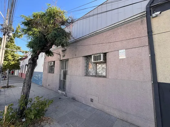 Local Comercial En Sector Estratégico De Santiago