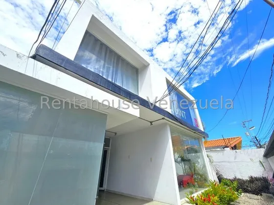 Local Comercial En Alquiler En Barquisimeto Urb Del Este También Para Ser Usada Como Oficina Con Acabados De Primera Luz Trifasica! Cod 25 6333 Comunicate Soy Gabi Irastorza                           