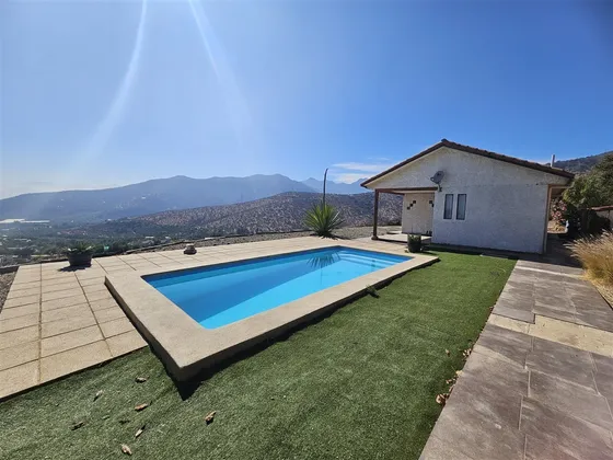 Casa En Venta De 3 Dorm. En Quillota