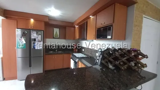 Maria Gonzalez 25-23578 Apartamento En Venta Av. Bolivar Valencia, Muy Cerca A Farmatodo, Amplio Cómodo Y Remodelado, Tuberías Nuevas, Sin Problemas De Agua. Pide Tu Cita Contáctame.