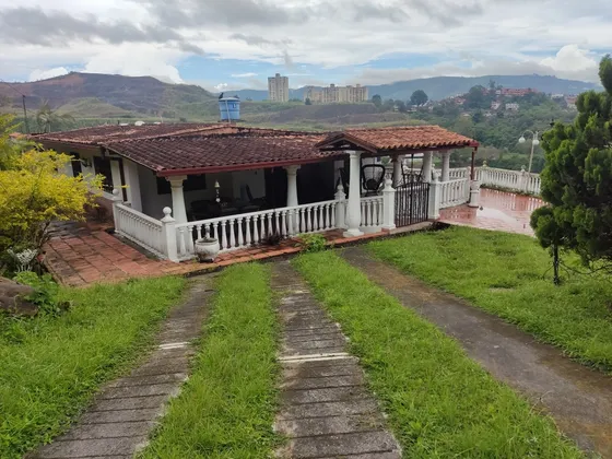 Cansa En Venta Urbanización San Camilo Los Teques. Of