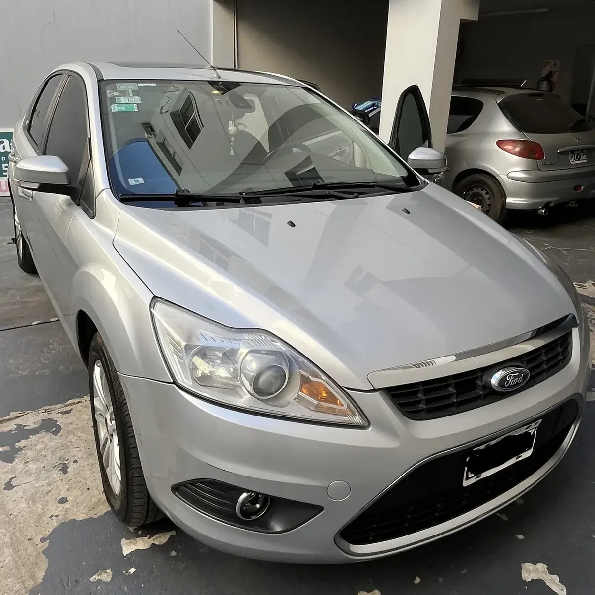 Ford Focus 2 2.0 Ghia AT