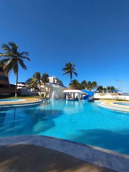 Johana Lazaro  Vende Apartamento Amoblado En Tucacas, Sector Santa Elena, Res Terraluna Beach  Consta De 87 M2     **solo Clientes***