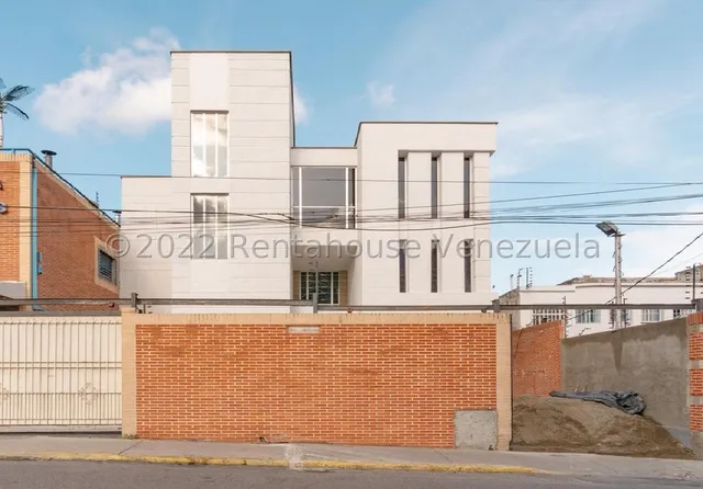 Edificio Comercial A La Venta,nuevo,urb La Florida.inversion Para Establecer Distintas Opciones De Actividades Comerciales,ubicacion Premium.24-1357gm