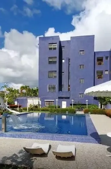 Se Vende En Higuerote Edificio De 3 Pisos Residencial Y Comercial.  Inf. Ms. Fda. 
