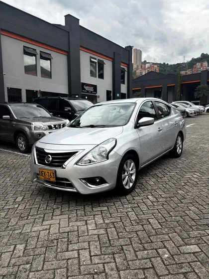 Nissan Versa 1.6 Advance