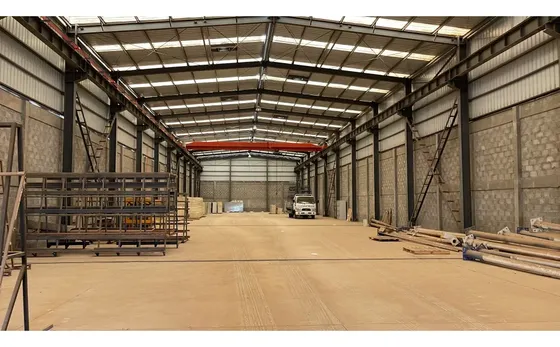 Arriendo Bodega C/of De 1.320 M2 En Iquique.
