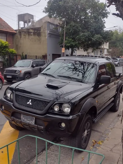 Mitsubishi L200 2.5 Sport Hpe Cab Doble At 4x4