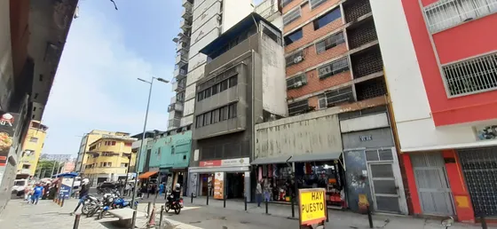 Jcm - Edificio En Venta En El Centro De Caracas, Cerca De La Plaza Bolívar. Uso Comercial / Oficinas. Ideal Para Tiendas Por Departamento