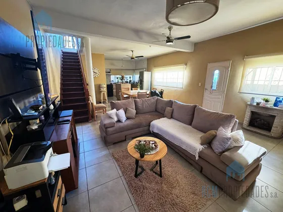Hermosa Casa En Dúplex Con Cochera