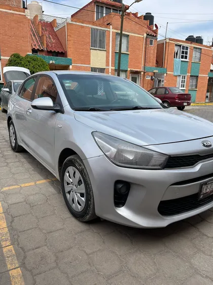 Kia Rio 1.6 L Sedan At