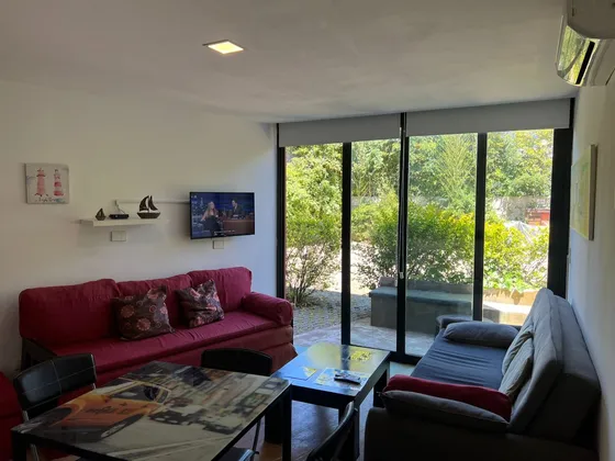 Apartamentos En Punta Del Este Parada 7 De 1 Y 2 Dormitorios(100mts Punta Shopping Y Tienda Inglesa)+aceptamos Pesos Argentinos. Aceptamos Mascotas Sin Costo Extra. Alquiler Dueño Directo. 