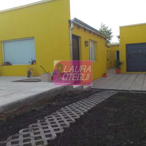 Vendo Casa Amplio Lote Excelente Zona 