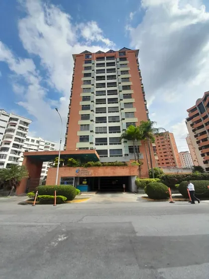Se Vende Apartamento En Residencias Monte Carmelo, Mañongo, Frente Al Sambil Valenica. Maritza Lopez - Solo Clientes