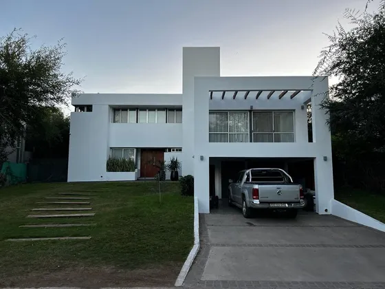 La Rufina Casa En Venta 4 Dorm. Terreno Plano 100%