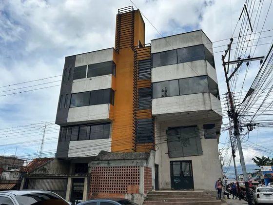 Edificio En Venta Ubicado En Barrio Obrero/ Ym