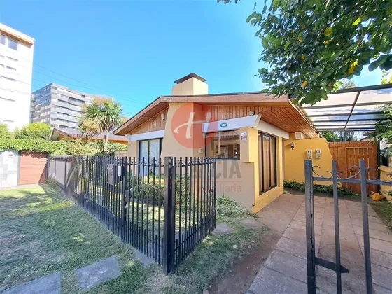 Casa En Venta En Temuco, Sector Alemania 3d 2b, 125 M