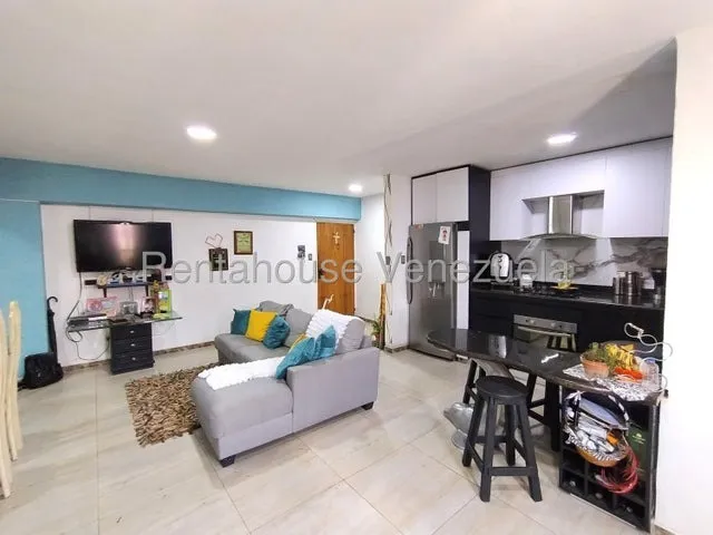 Se Vende Practico Apartamento En Venta Zona Centro Maracay 25-20400 Hc