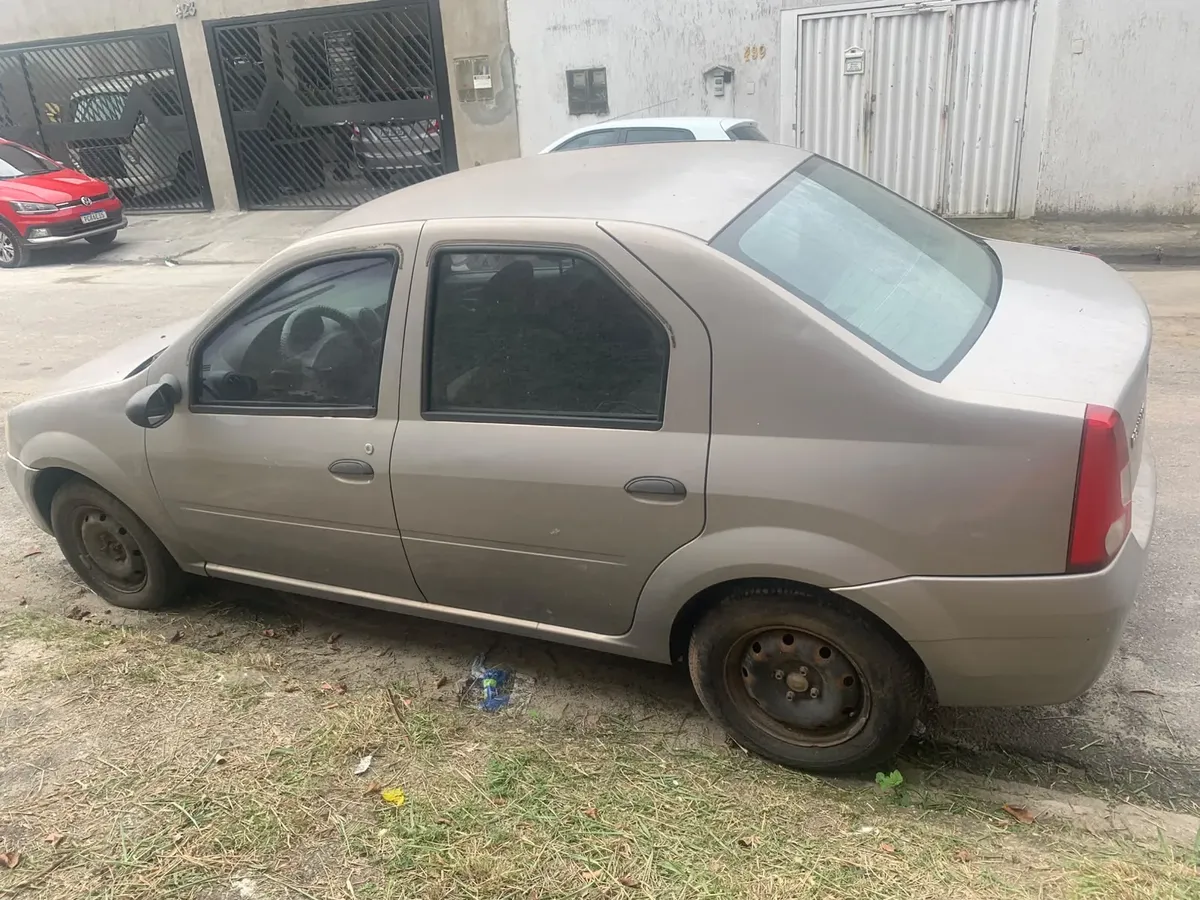 Renault Logan 2009 1.0 16v Authentique Hi-flex 4p — foto 5